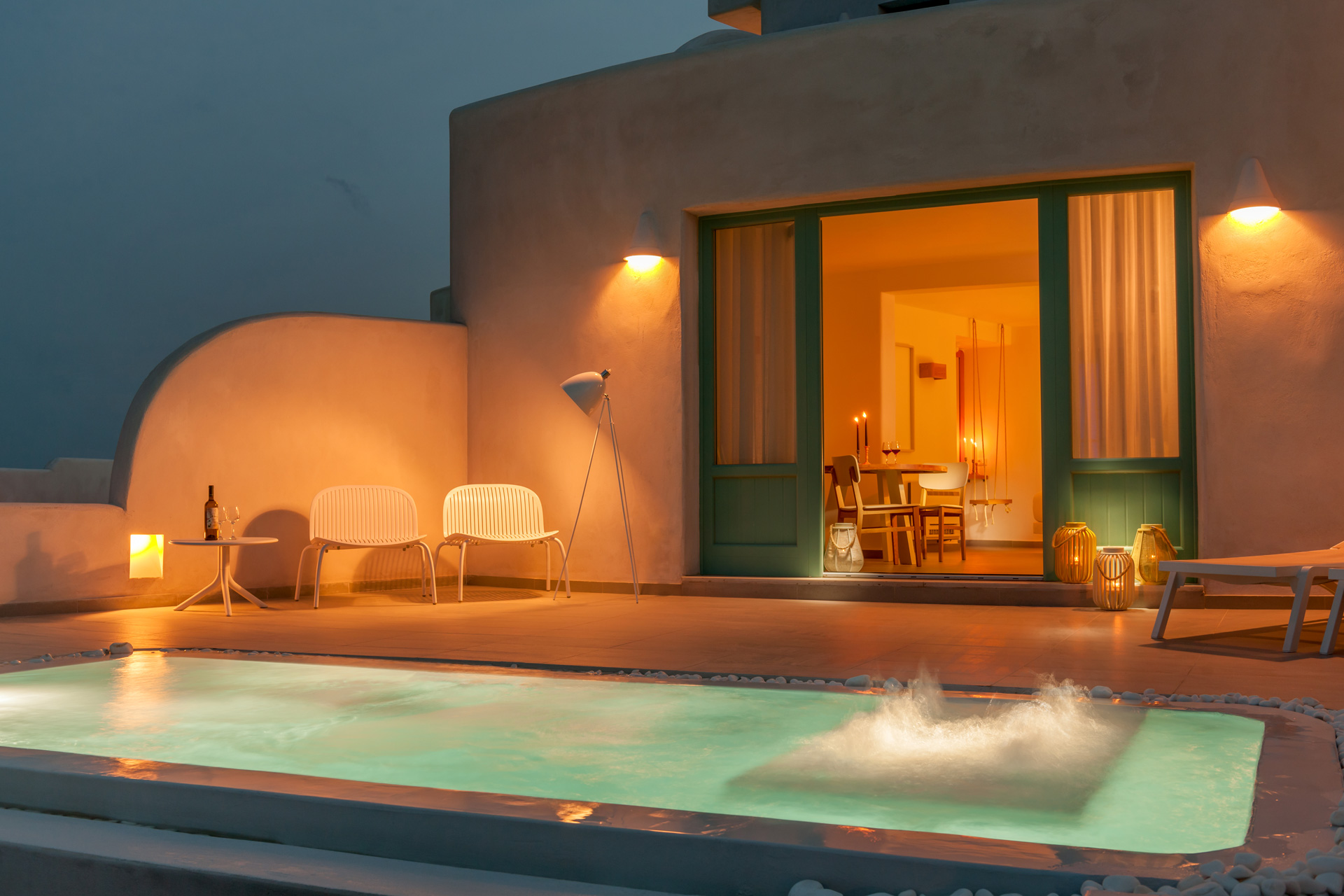 https://www.santorinivillas.co.uk/wp-content/uploads/2017/07/neptune-luxury-spa-suites-pool.jpg