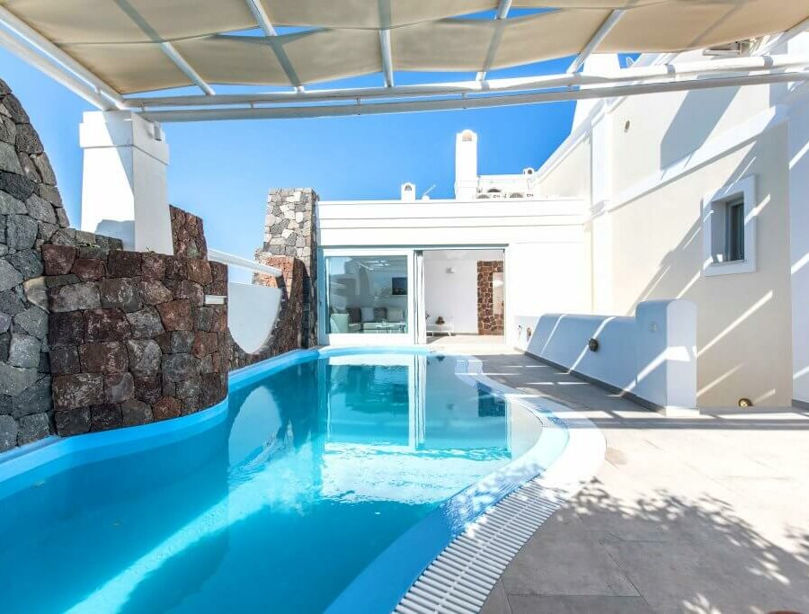 aspronisi-villa-secret-earth-santorini-pool