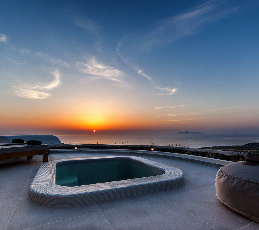 jacuzzi-tub-villa-vinea-santorini-