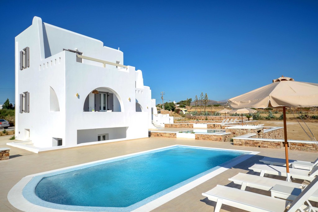 plaka beach villas naxos