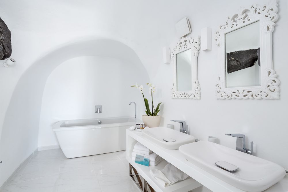 canaves oia suites images