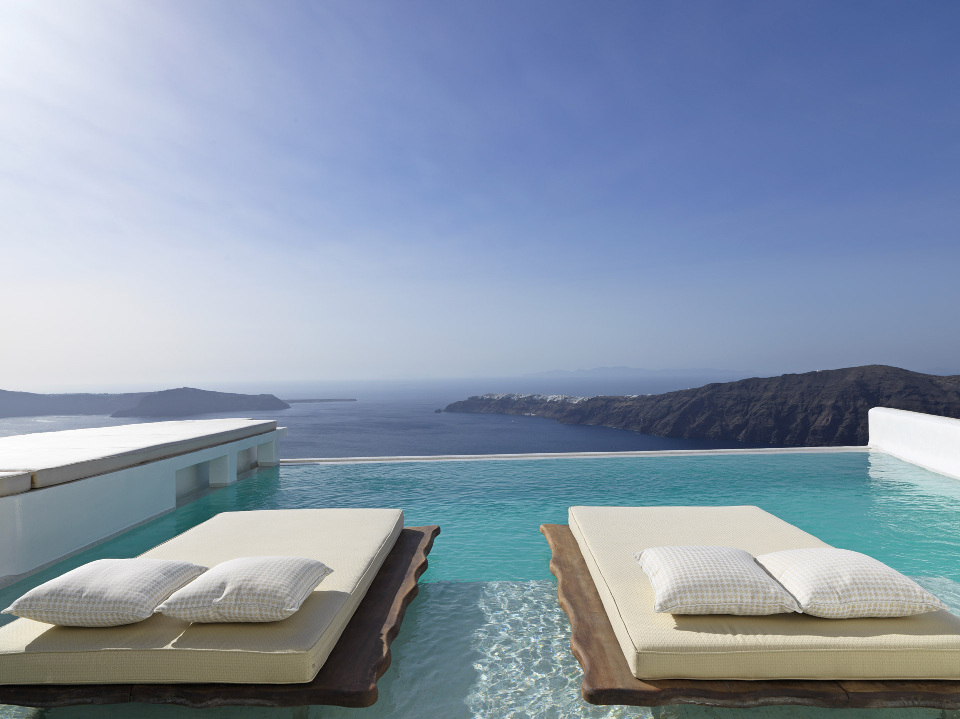 santorini villas infinity pools