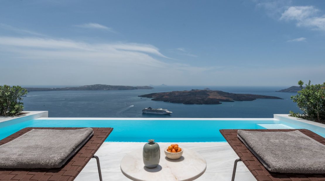 santorini villas infinity pools