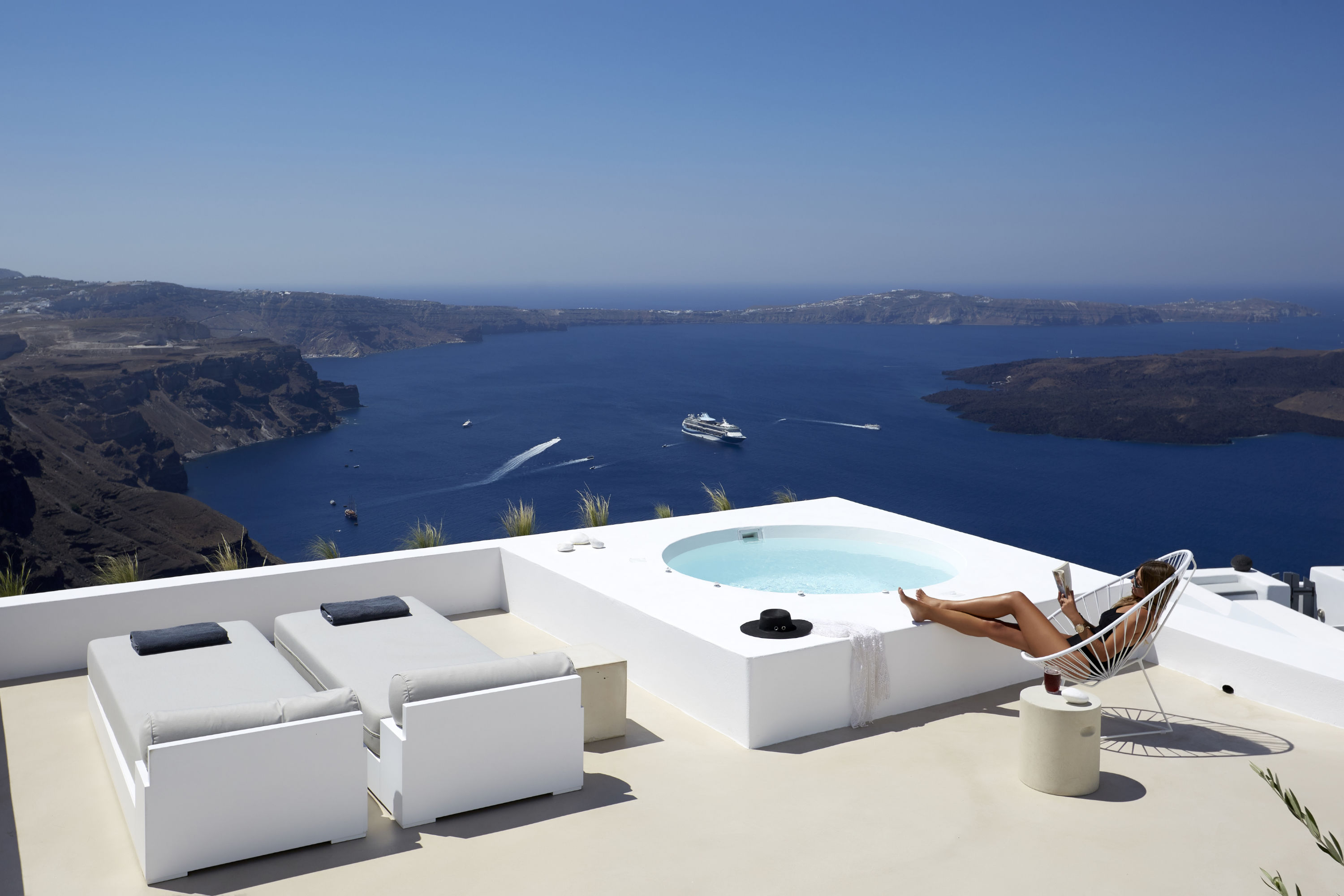 imerovigli-santorini villas