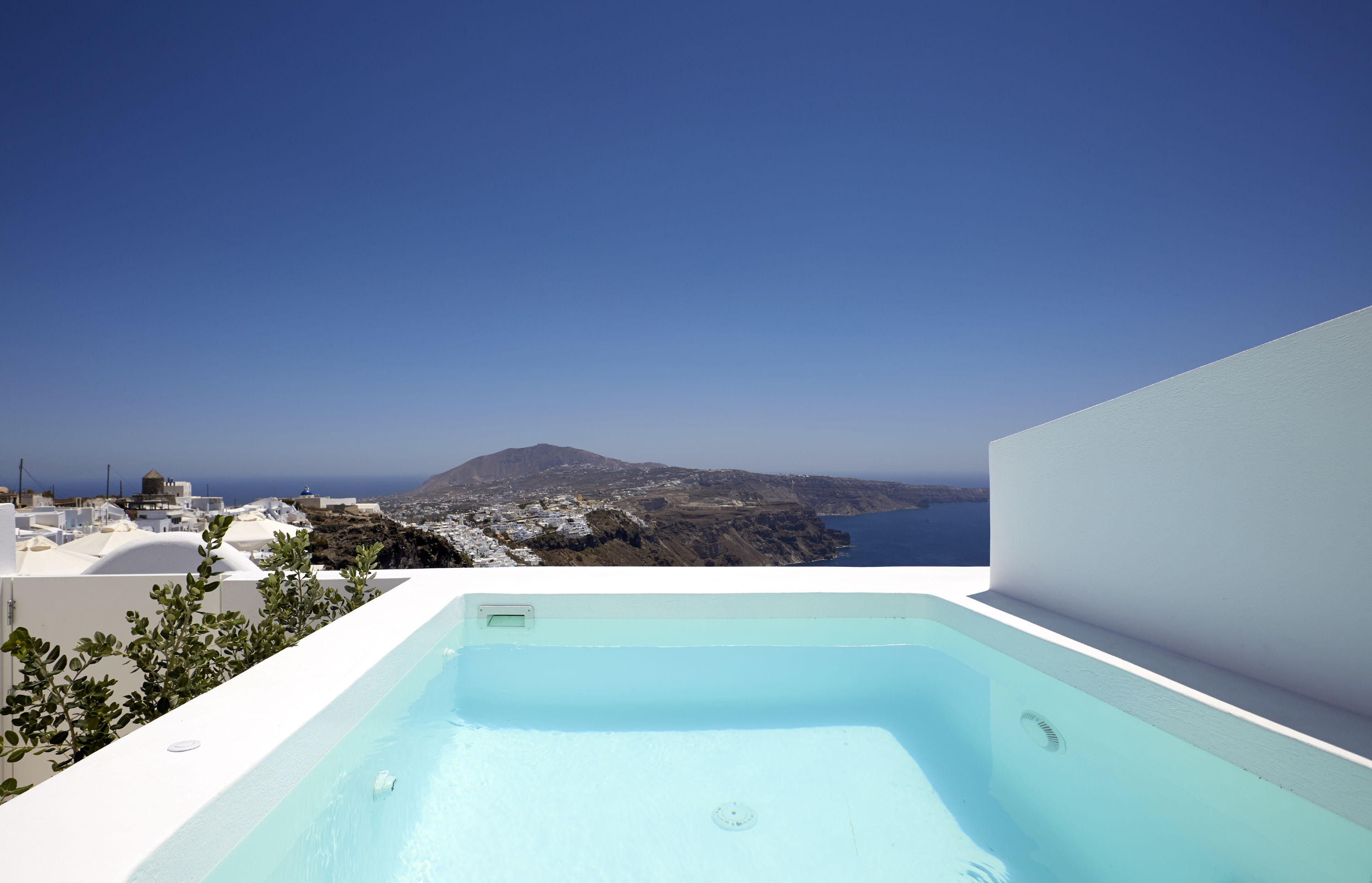 imerovigli-santorini villas