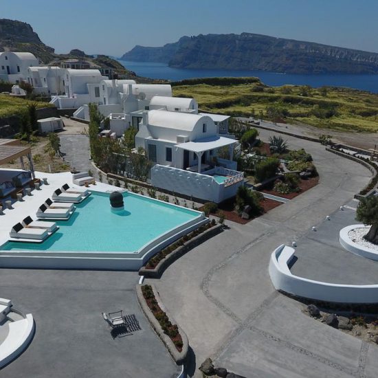 oia villas santorini greece