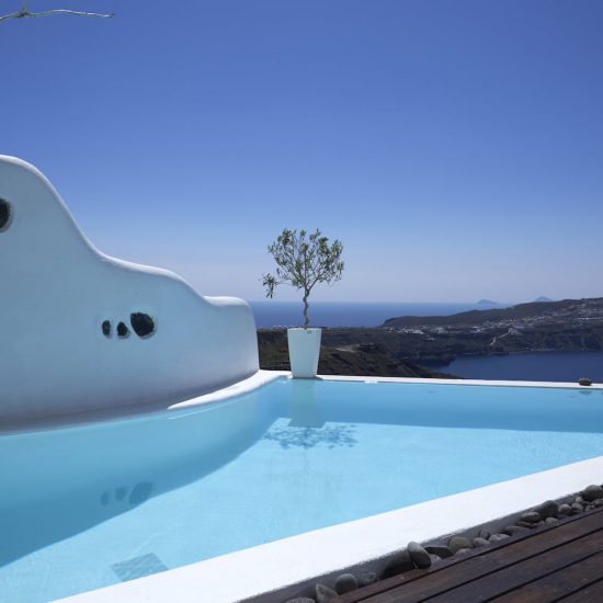 luxury suites santorini