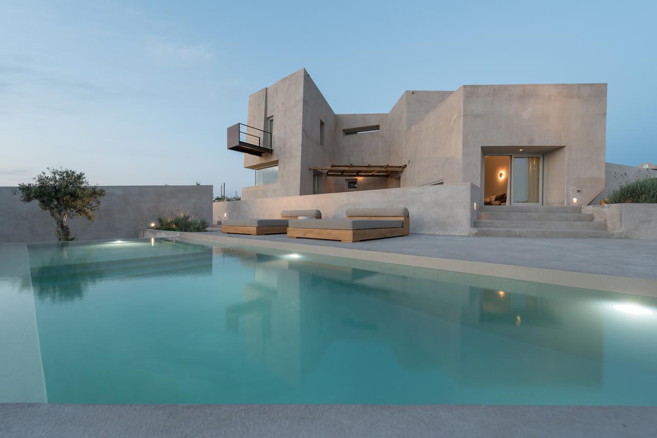 luxury villas in santorini