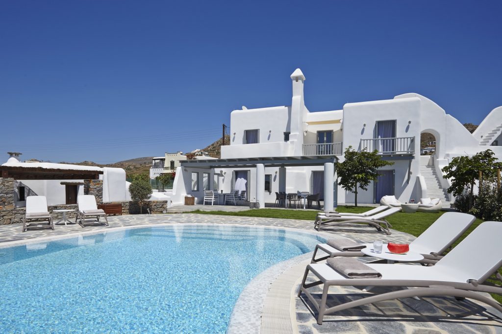 naxos villas pool