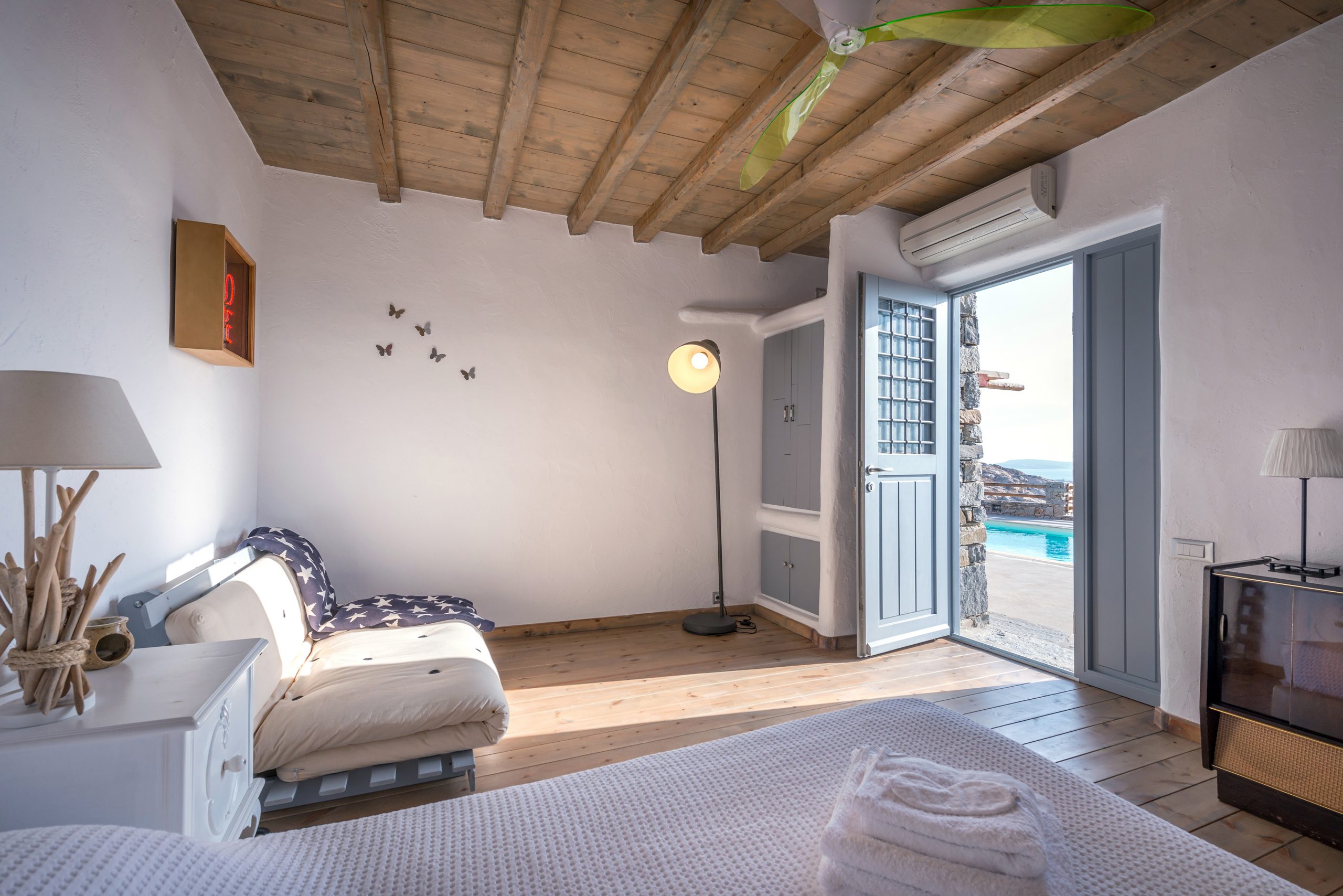 naoussa villas paros