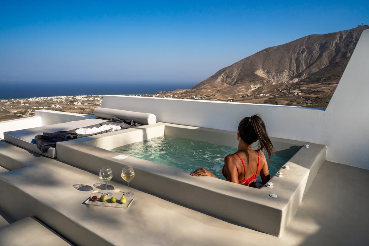 santorini villas private jacuzzi