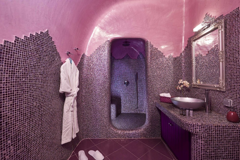 cave house imerovigli shower