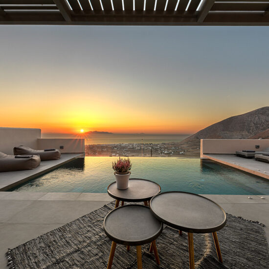 santorini luxury villas pyrgos