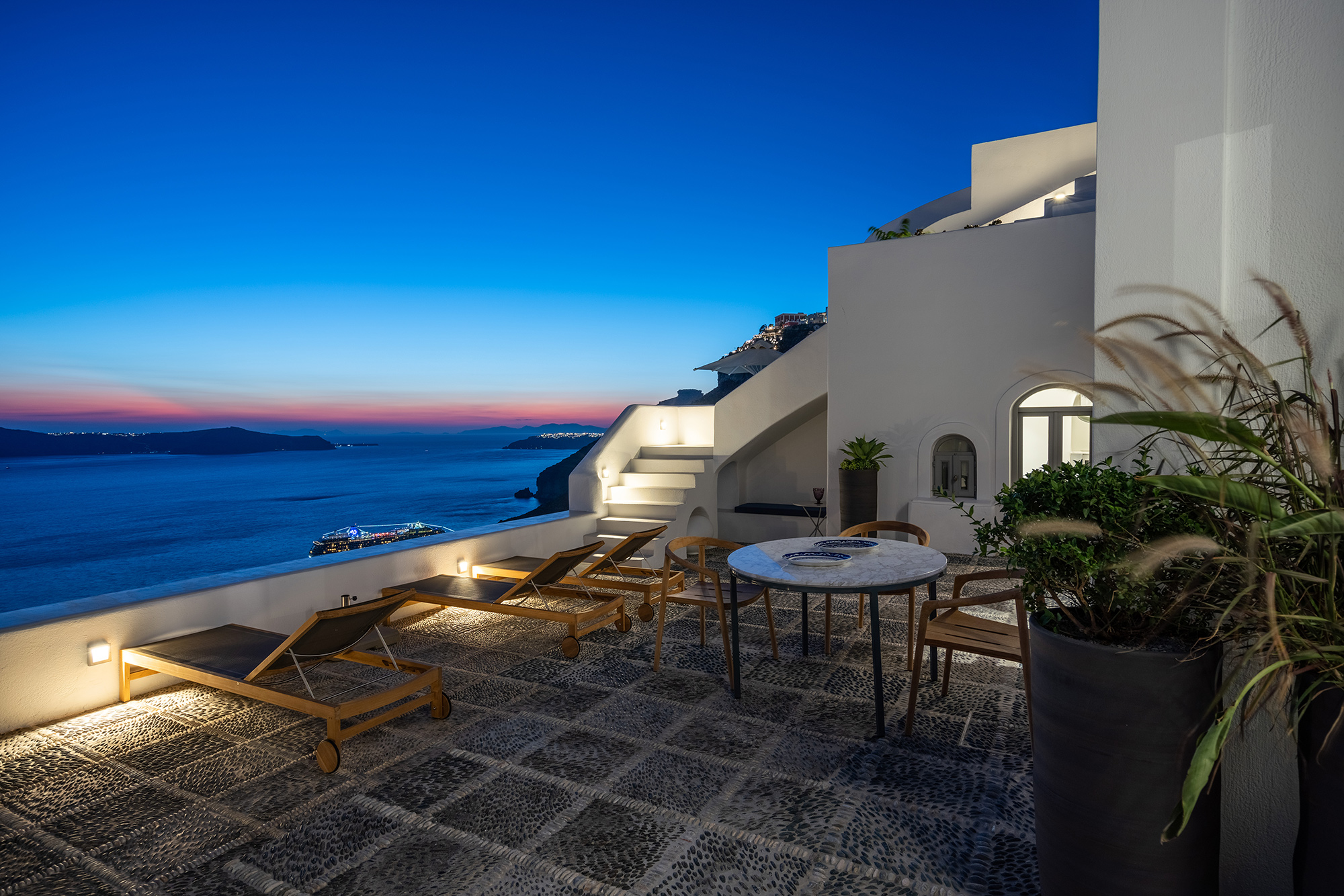 fira intimate retreat caldera views