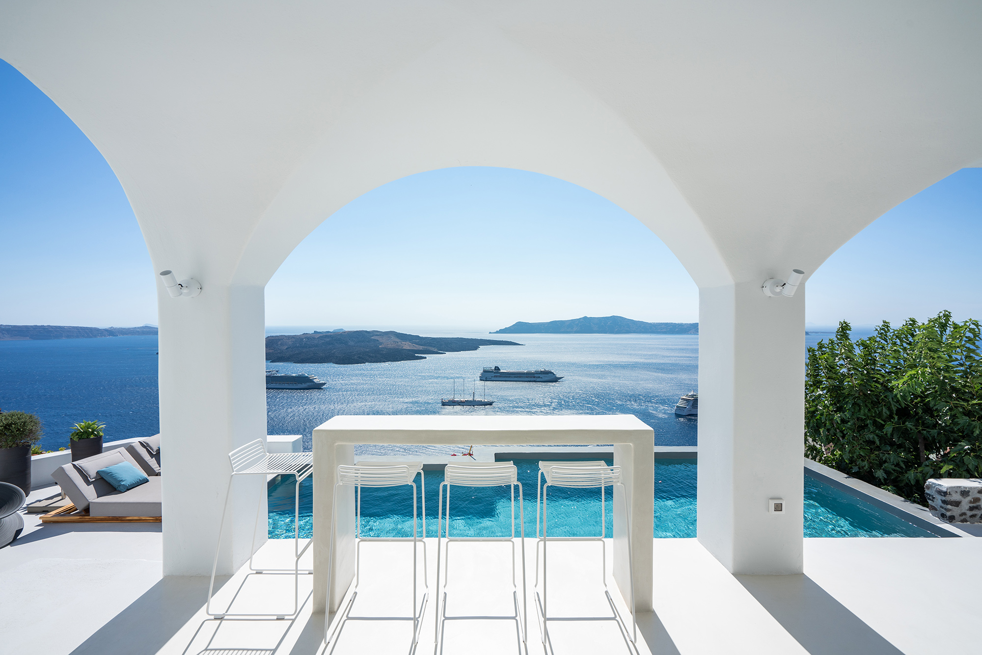 pool fira intimate retreat