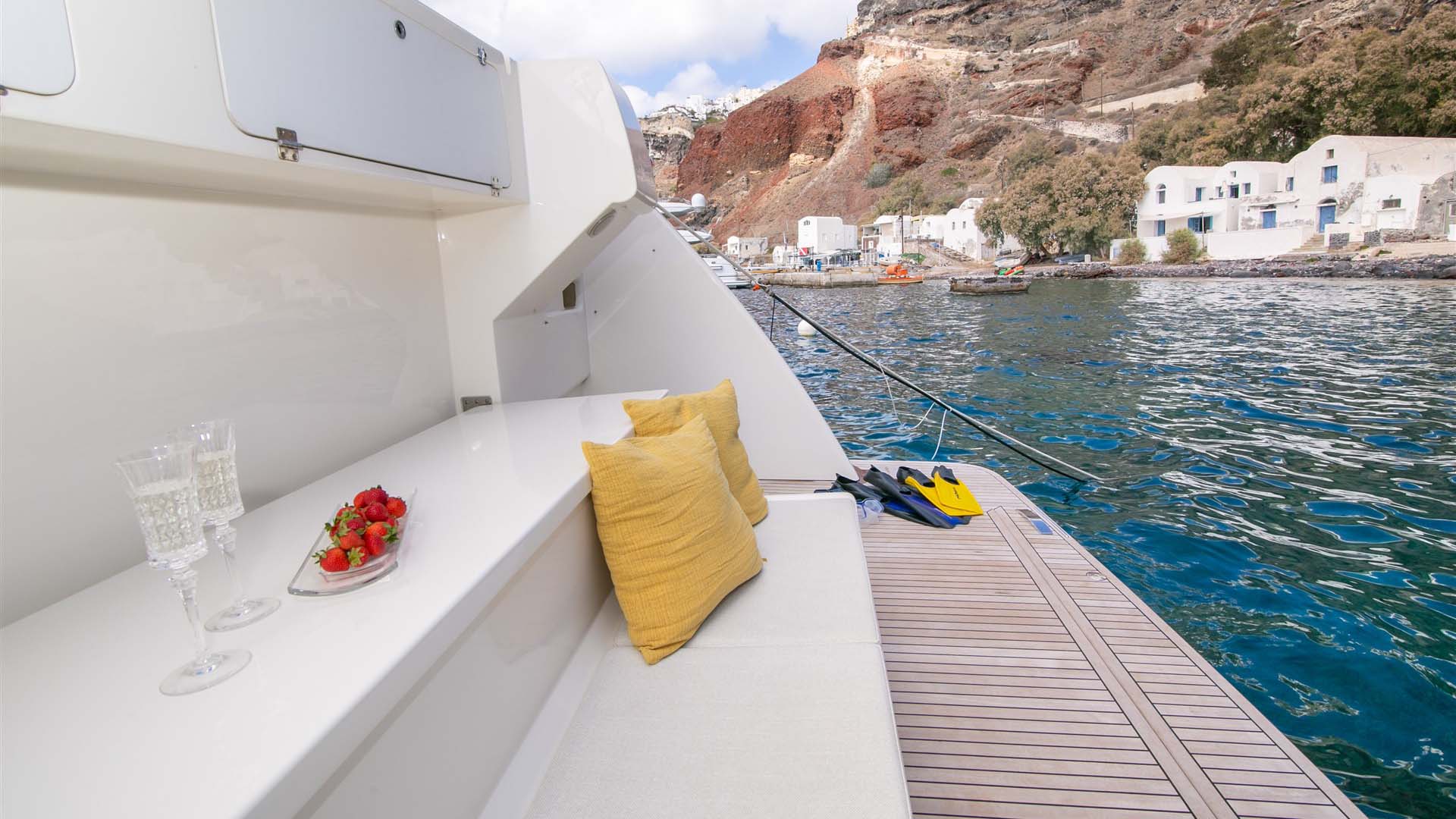 yacht charter santorini