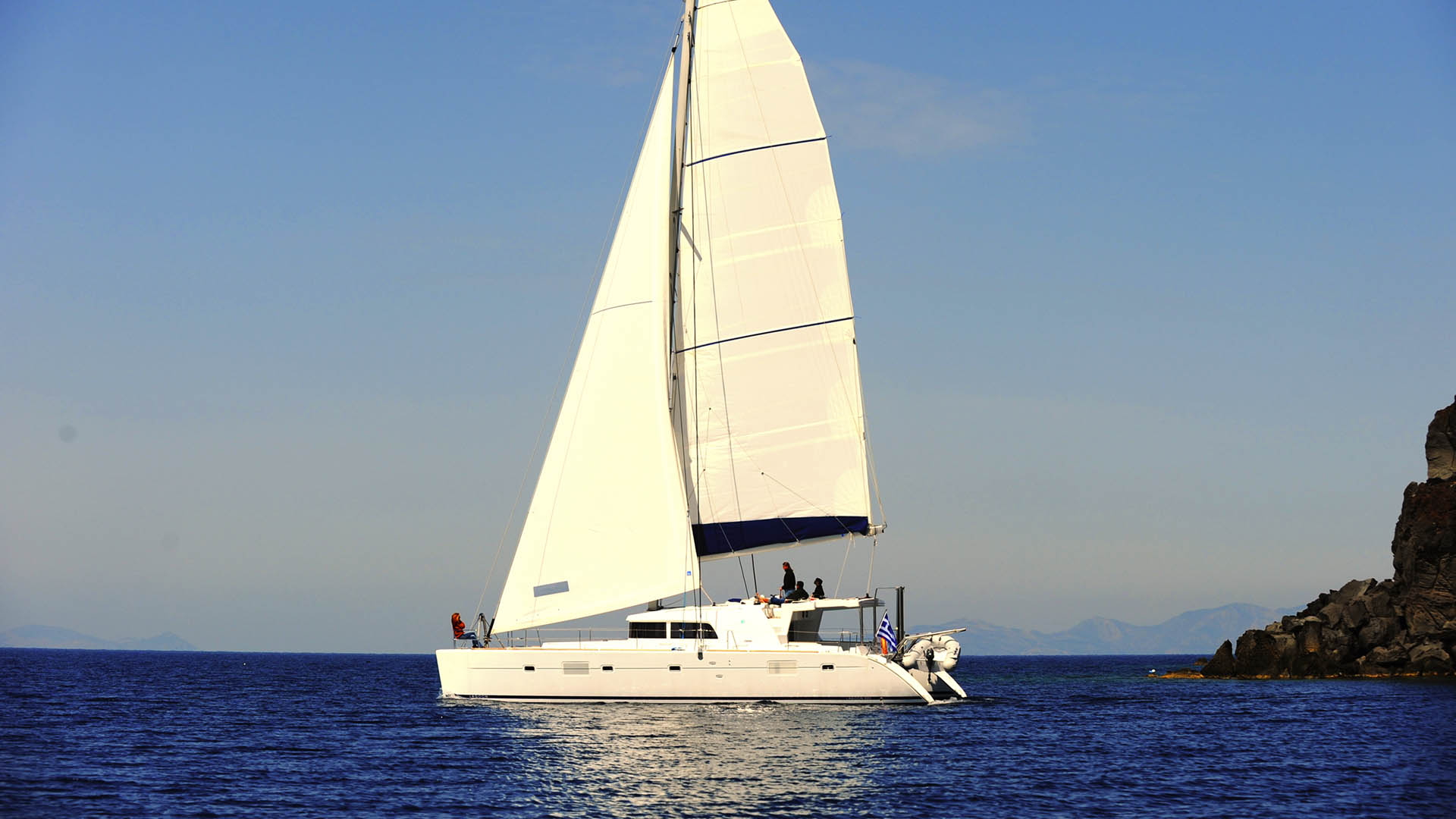catamaran day charter