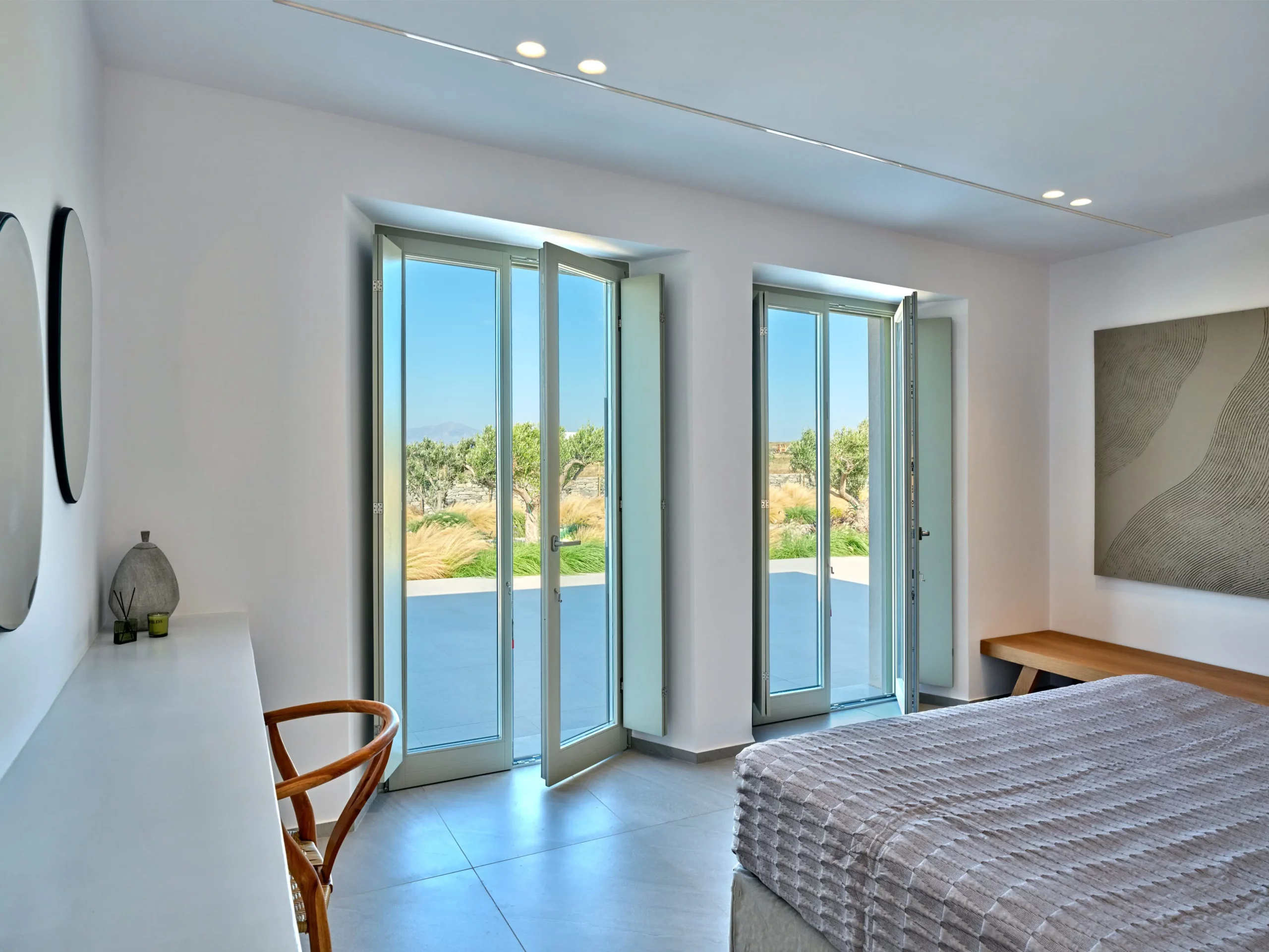 villa jardin Santa Maria Paros master bedroom