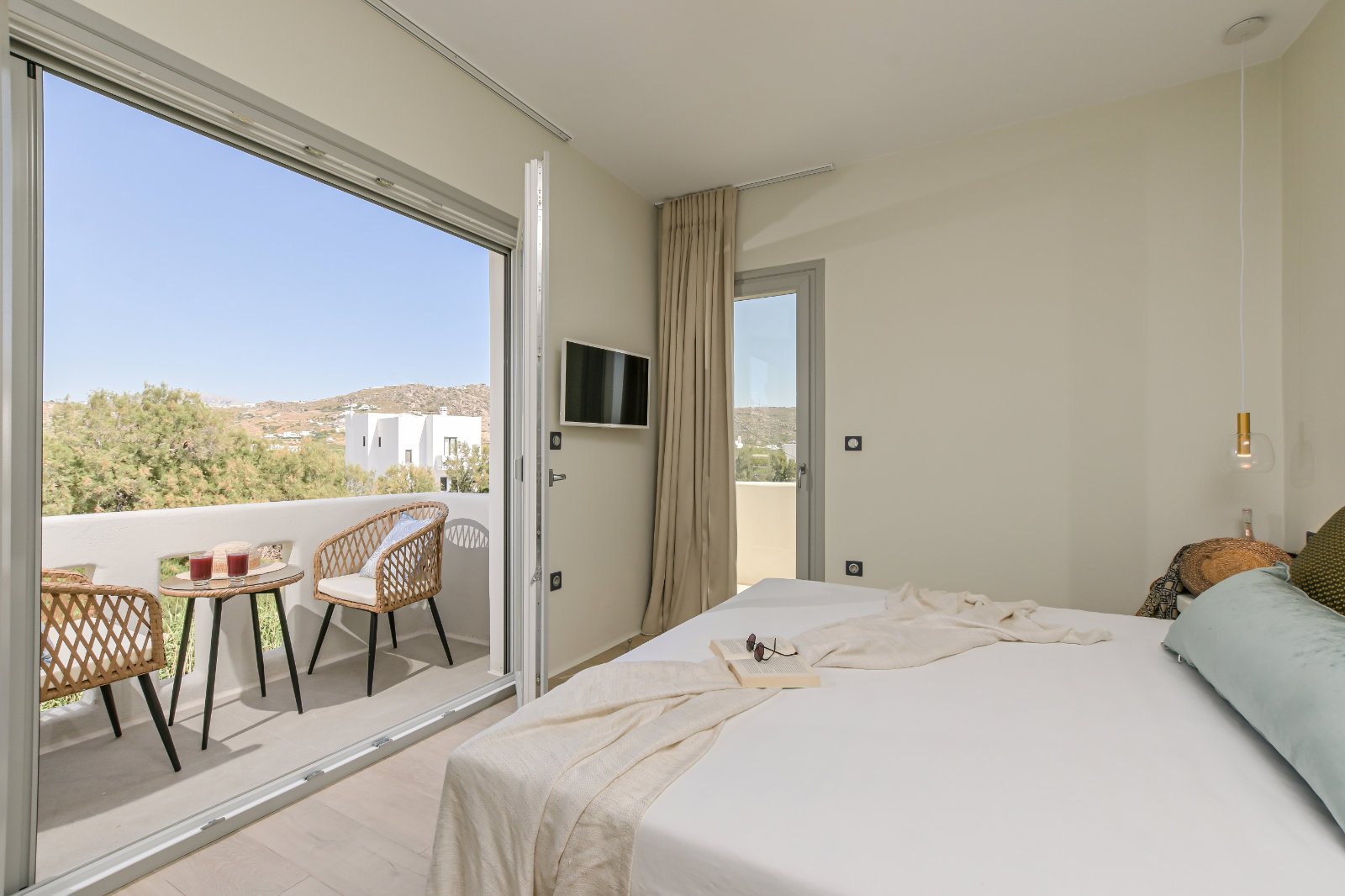 bedrooms plaka beach luxury villas