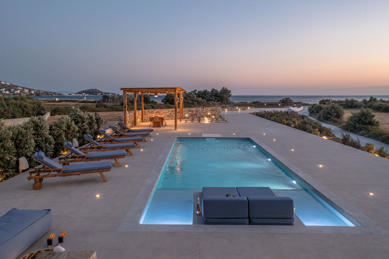 plaka beach luxury villas pool