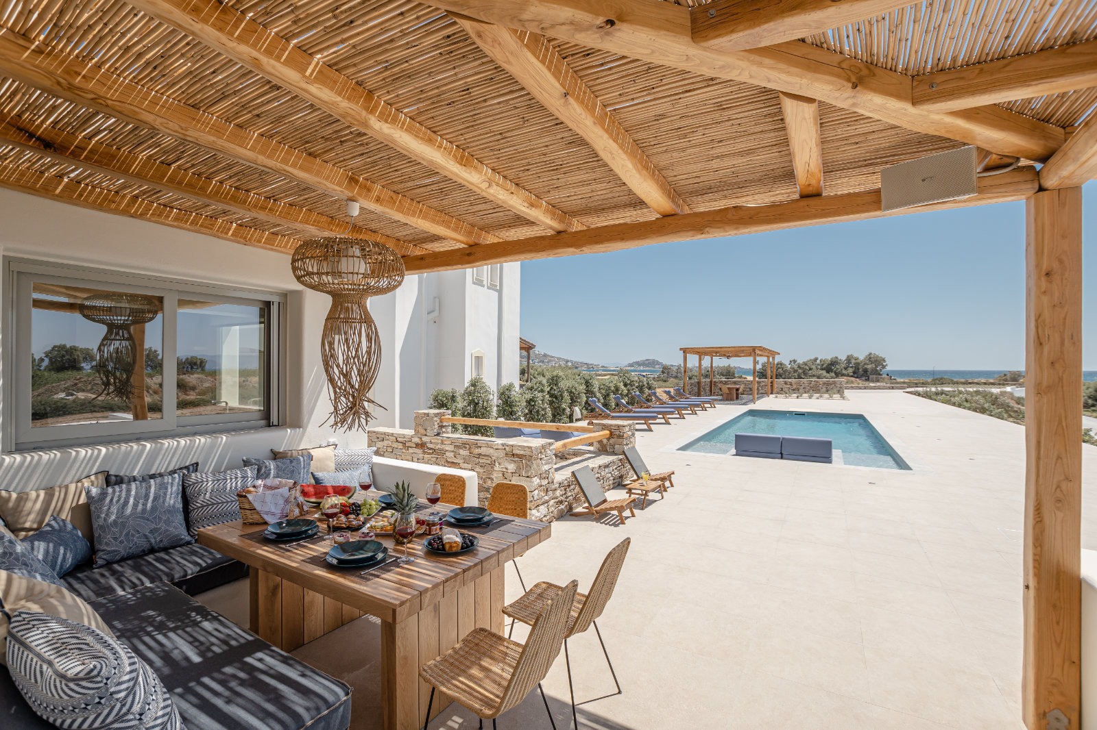 plaka beach luxury villas pool