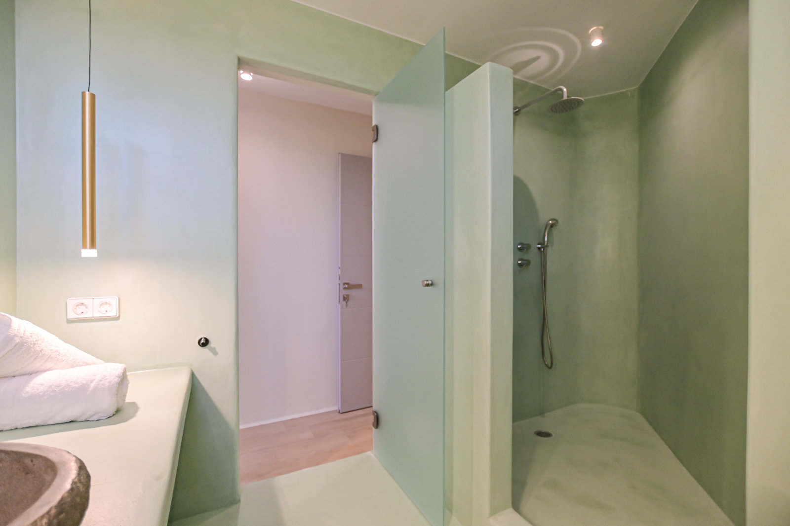 plaka beach luxury villas showers