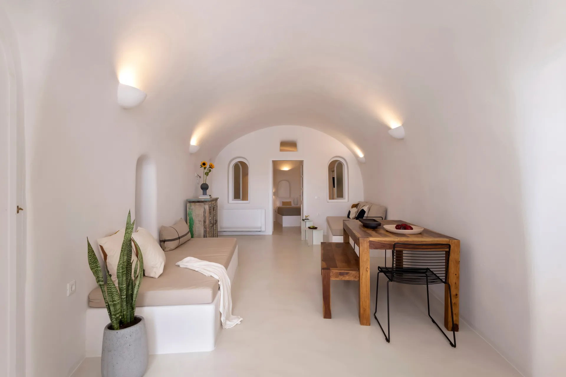 oia cave houses suites